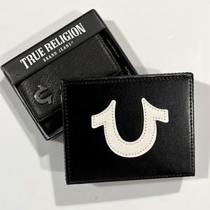 True Religion FORBES LEATHER WALLET BiFold BLACK SILVERTONE Horseshoe